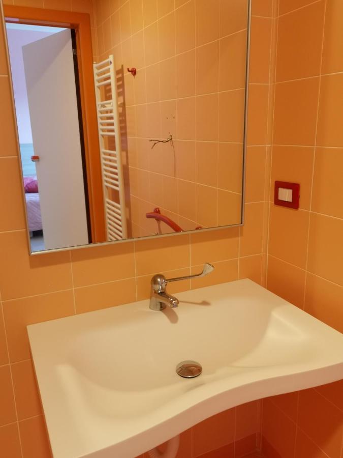 Hotel Clodi Асколи Пичено Екстериор снимка