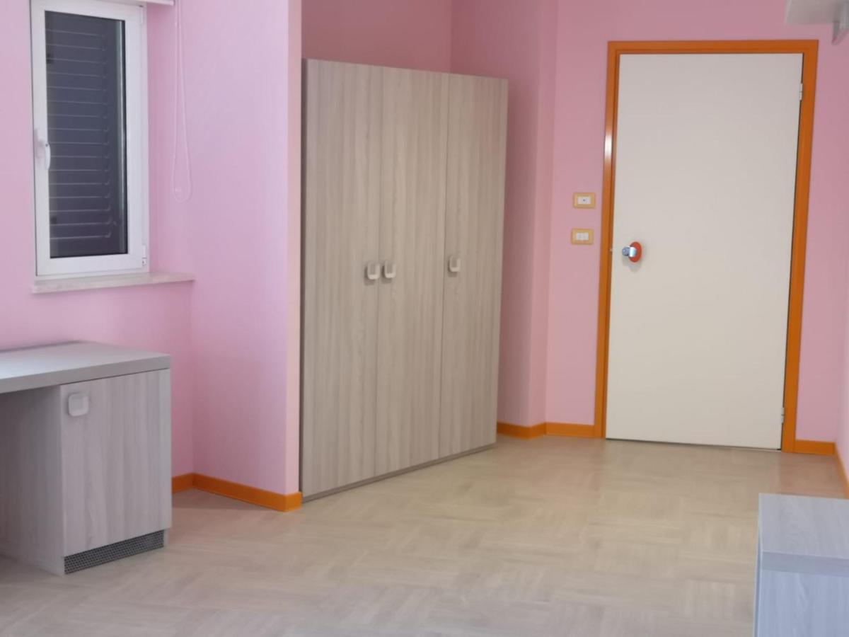 Hotel Clodi Асколи Пичено Екстериор снимка