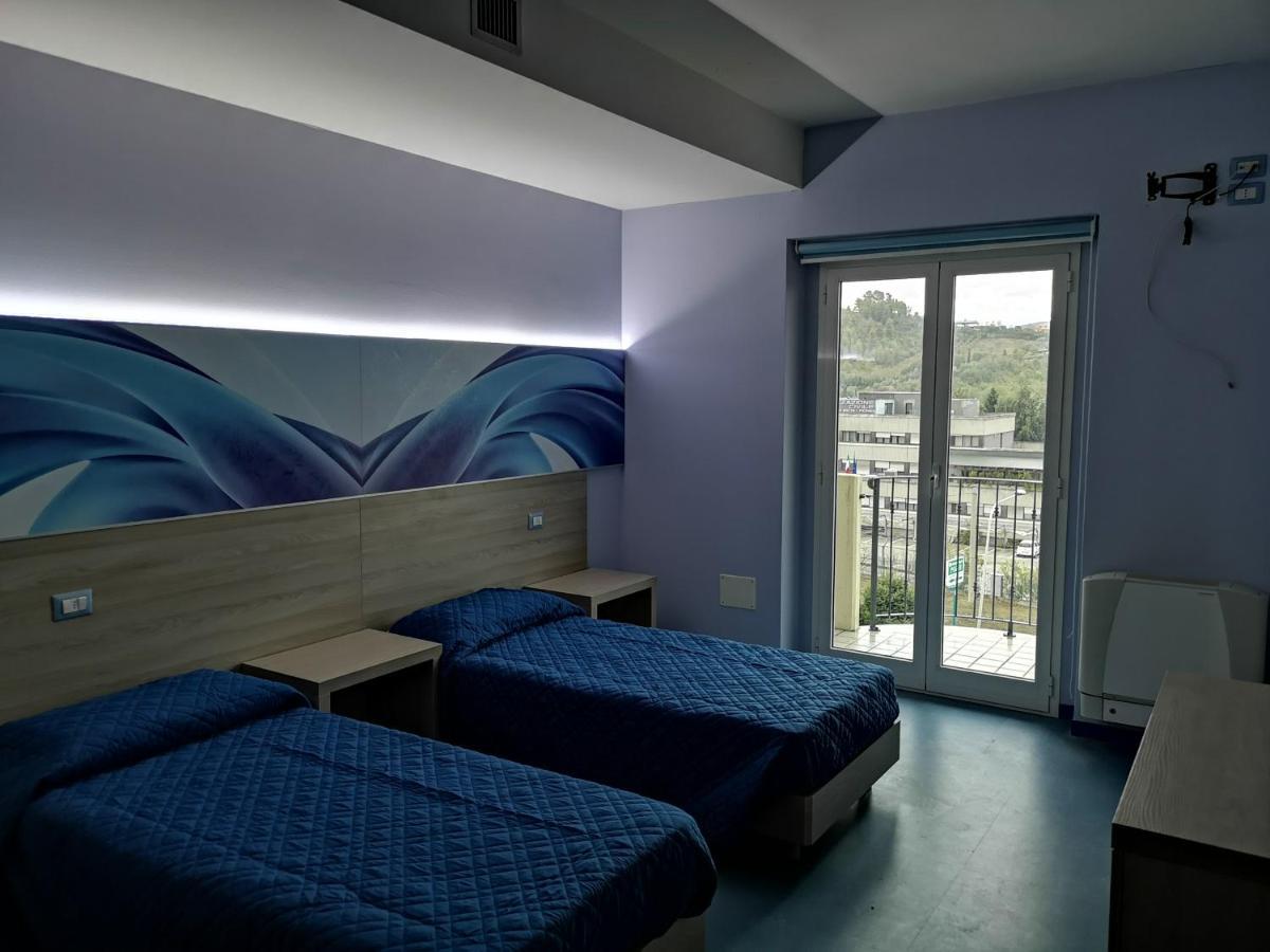 Hotel Clodi Асколи Пичено Екстериор снимка