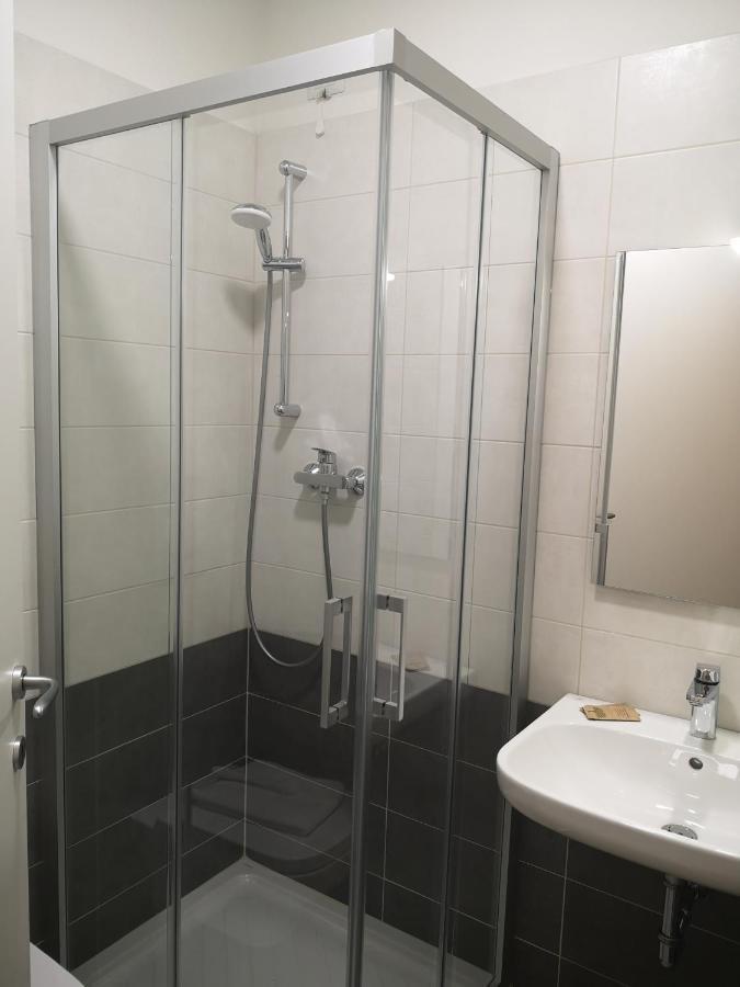 Hotel Clodi Асколи Пичено Екстериор снимка