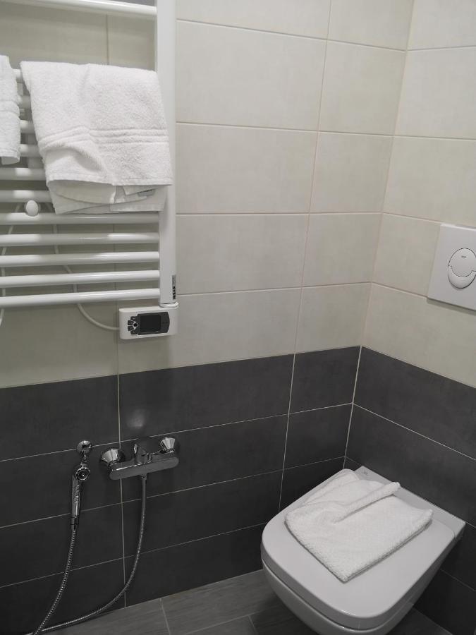 Hotel Clodi Асколи Пичено Екстериор снимка