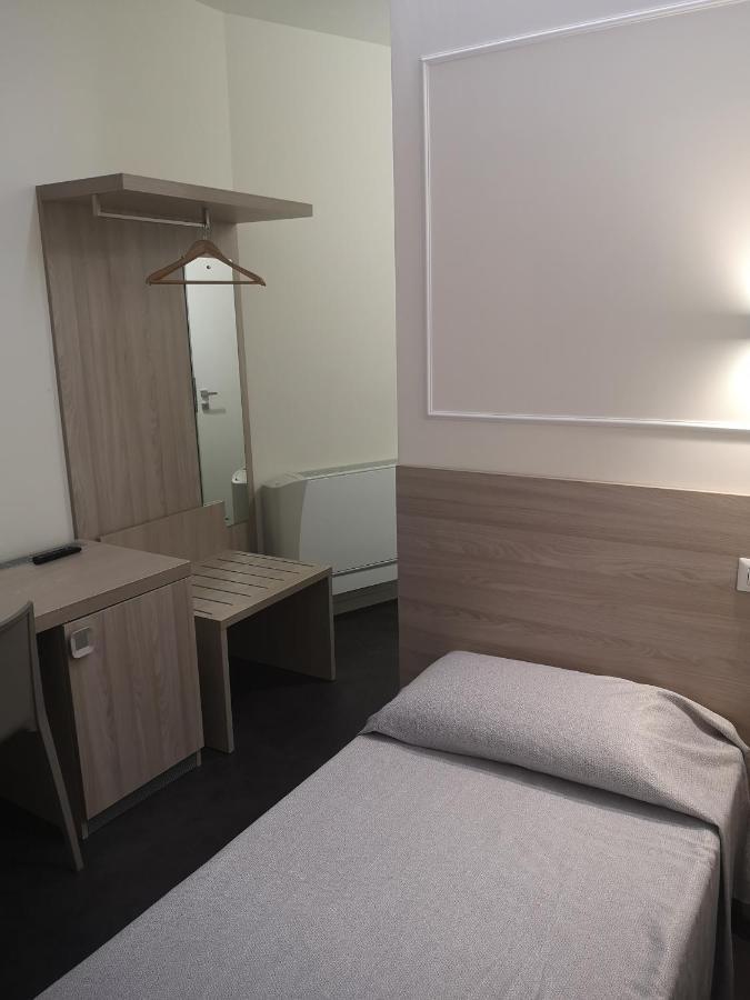 Hotel Clodi Асколи Пичено Екстериор снимка